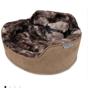 Precious Tails Faux Fur Pet Bed with Plush Bone Pillow (Brown) for a SMALL DOG